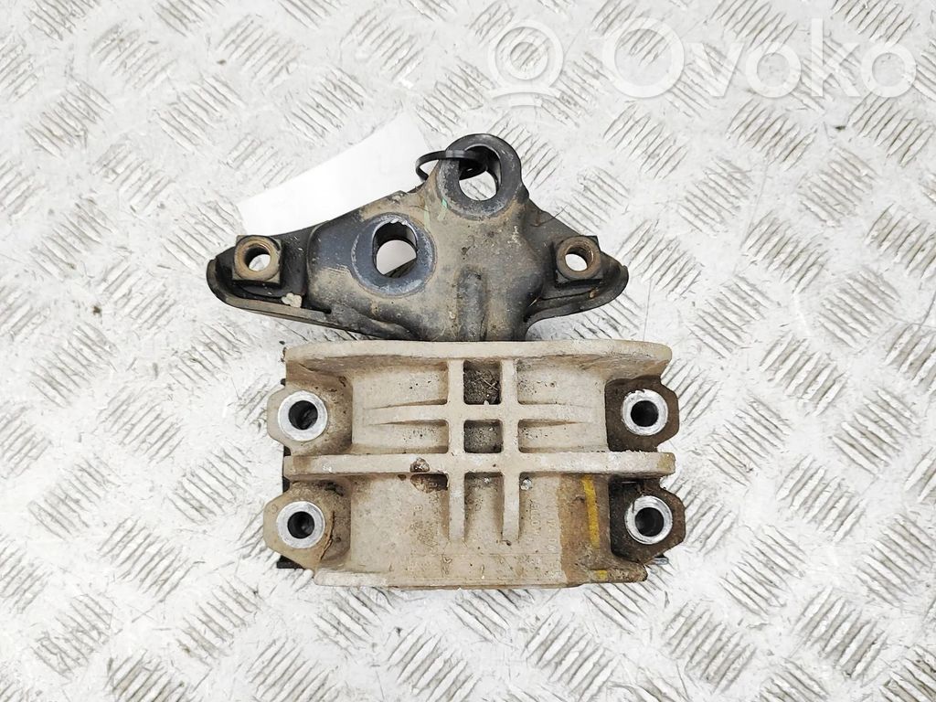 Engine mount bracket   BK217M124BA