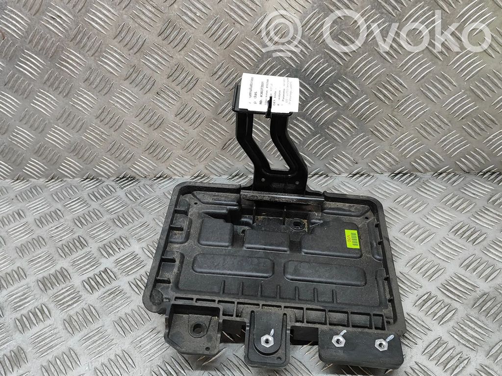 KIA Niro Akkulaatikon alusta