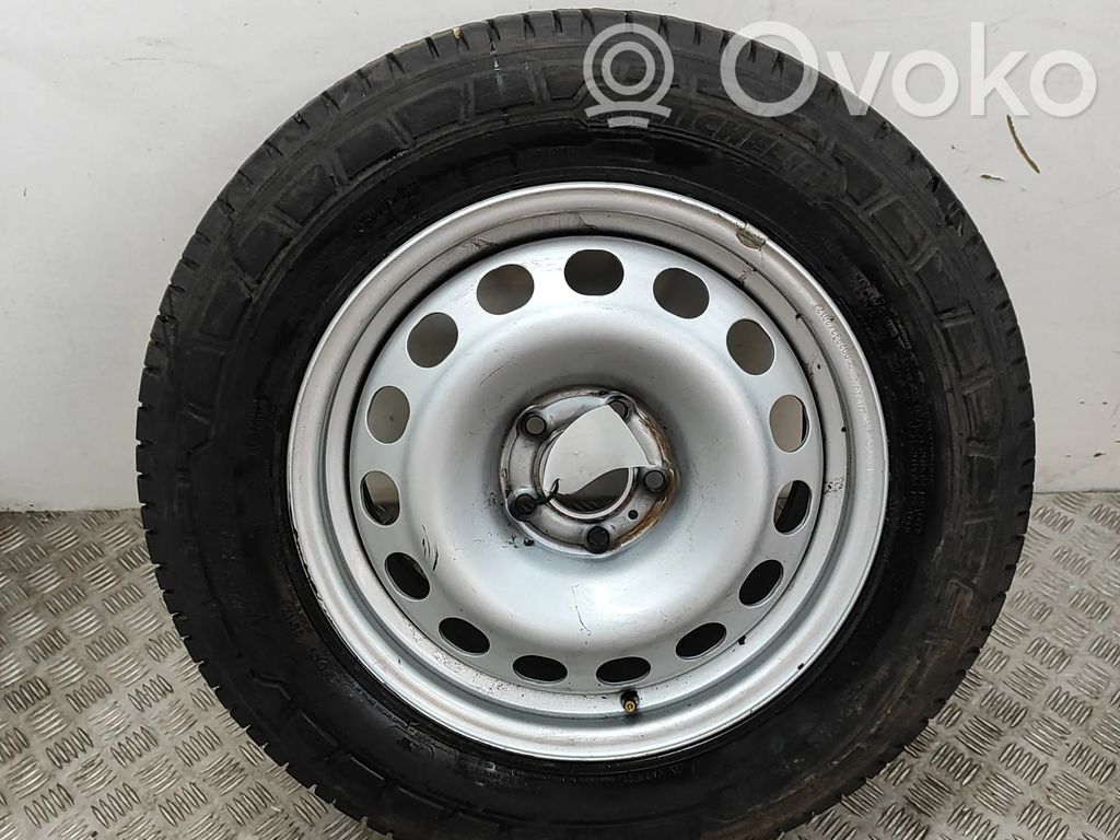 Opel Vivaro Llanta de acero R16 