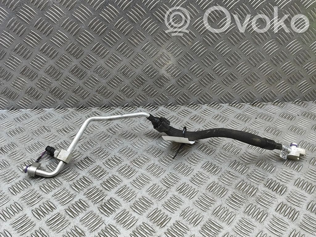 Ilmastointilaitteen putki (A/C)   9J1820249L