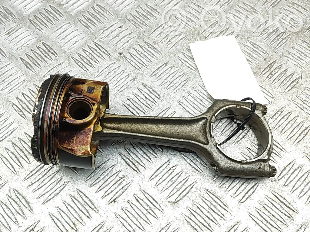 BMW X1 F48 F49 Piston 