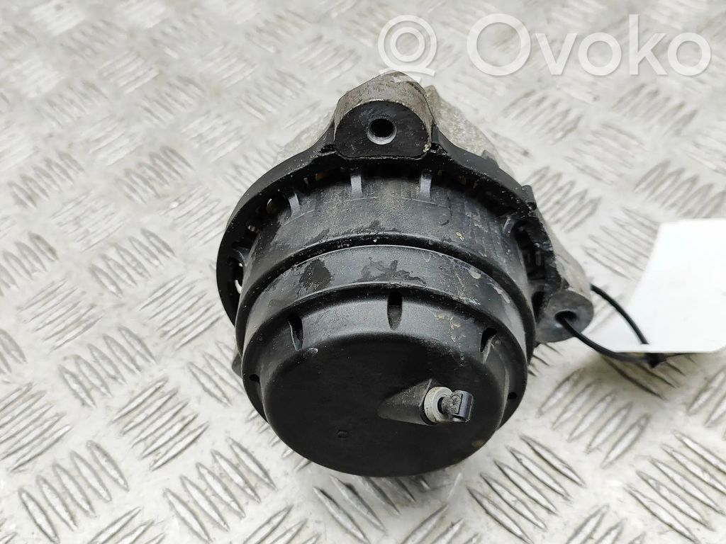 Engine mount bracket   6860476