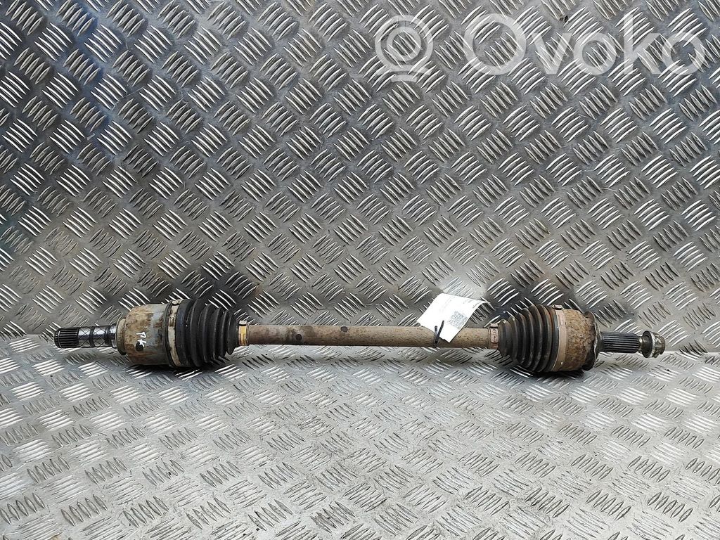 Subaru WRX Półoś przednia 