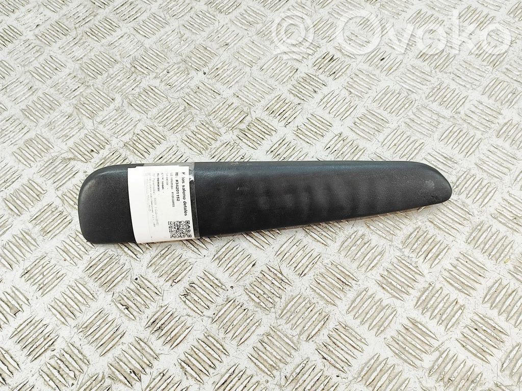 Revestimiento de puerta delantera   7890899