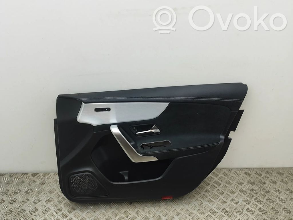 Mercedes-Benz A W177 Rivestimento del pannello della portiera anteriore