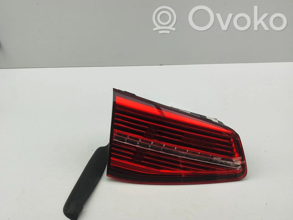 Volkswagen PASSAT B8 Lampy tylnej klapy bagażnika 