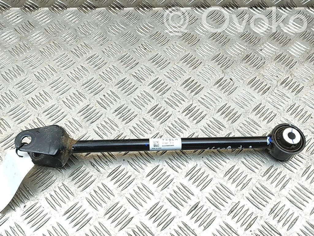 Tesla Model Y Juniper Вилы 