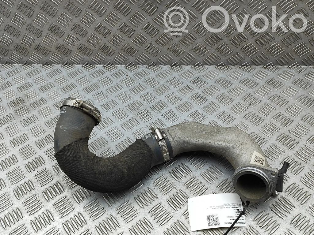 Audi RS6 C8 Tube d'admission de tuyau de refroidisseur intermédiaire 