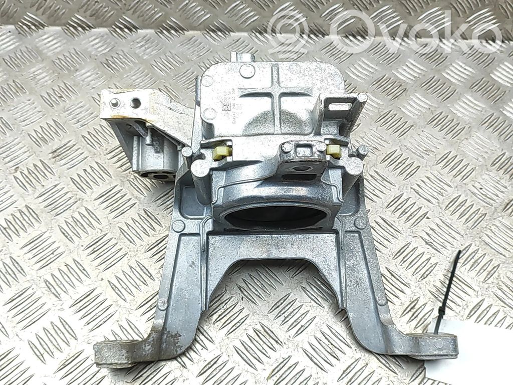 Mercedes-Benz GLA H247 Engine mount bracket 