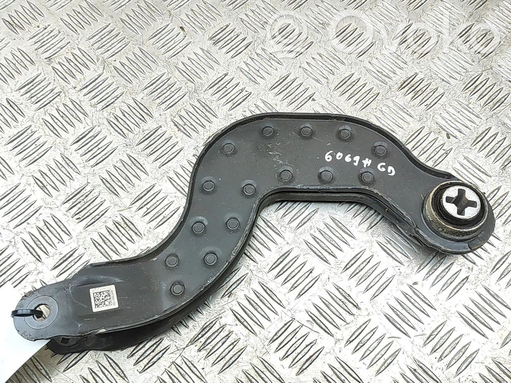Mercedes-Benz GLA H247 Braccio di controllo sospensione posteriore superiore/braccio oscillante 