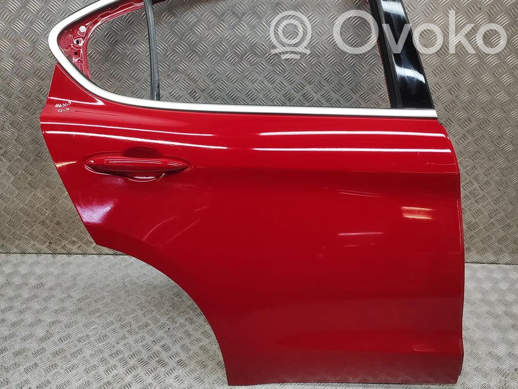 Alfa Romeo Stelvio Puerta trasera 