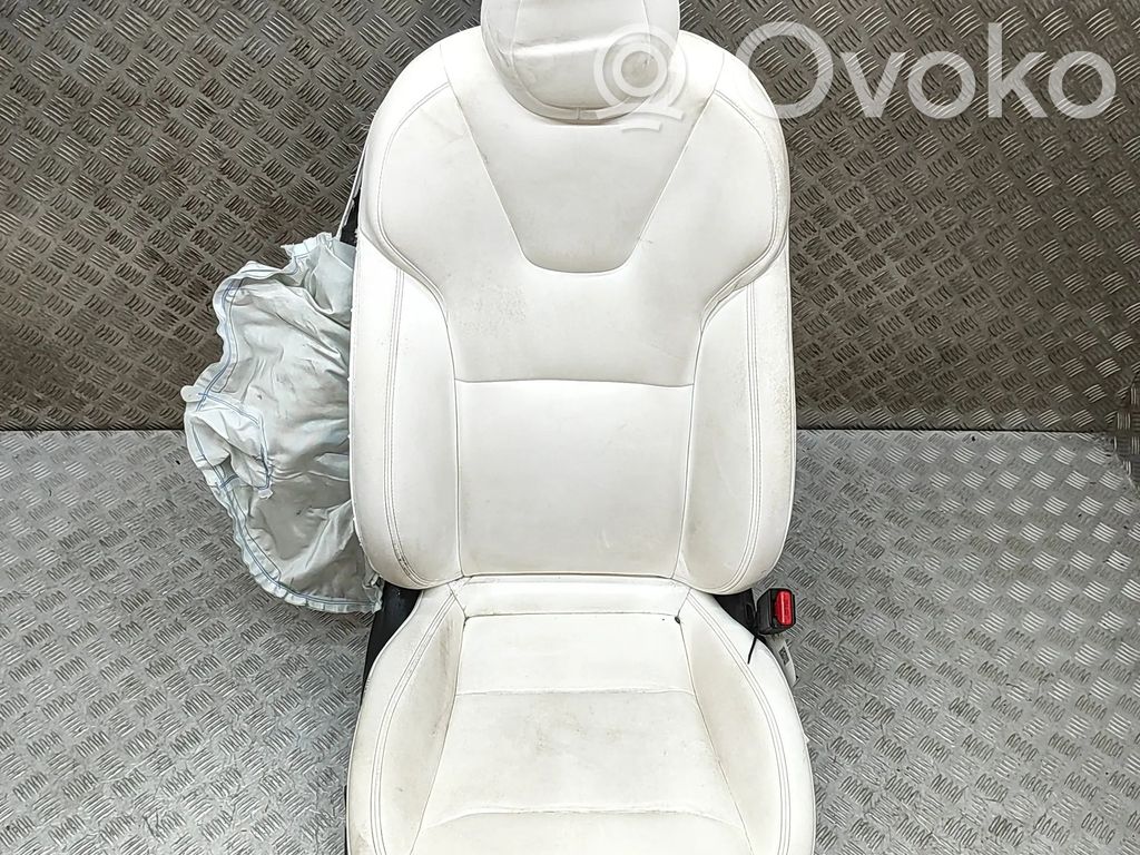 Front passenger seat   149584500A
