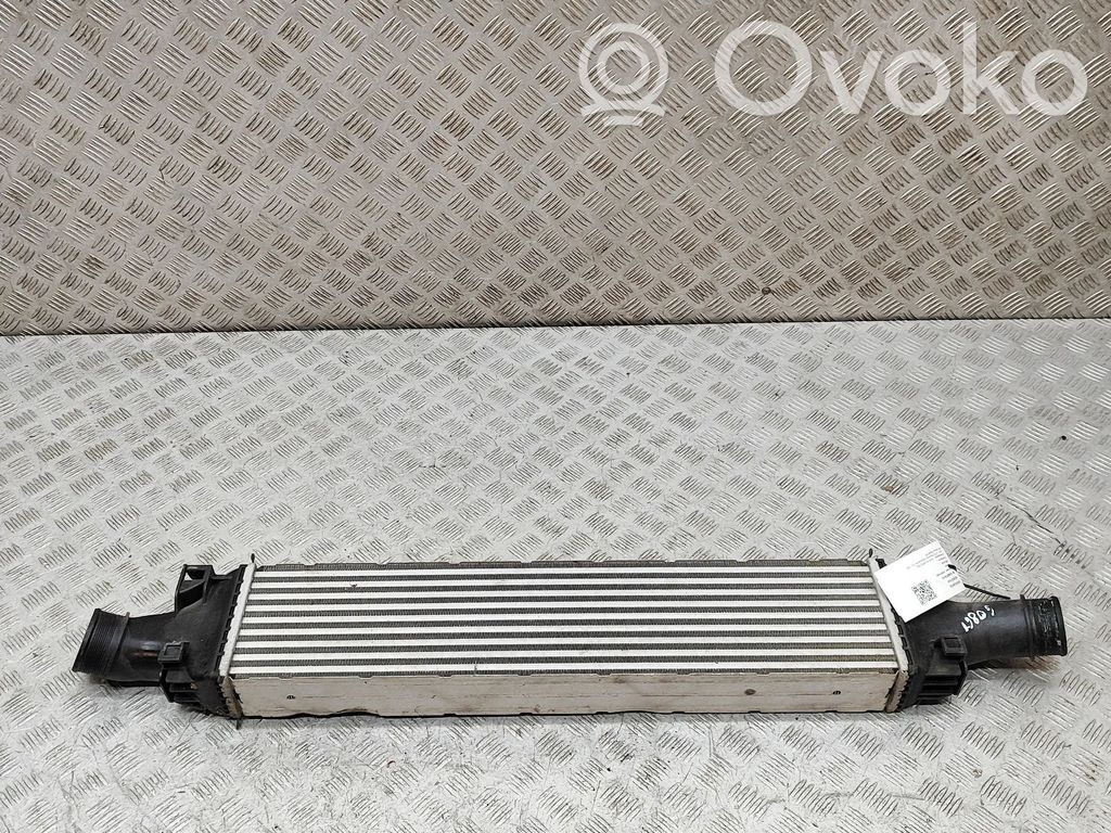 Audi A4 S4 B9 8W Interkūlerio radiatorius 