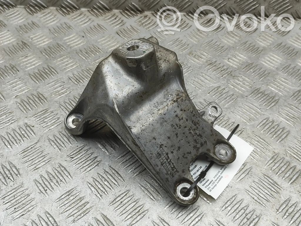 Porsche Macan (95B) Engine mounting bracket 