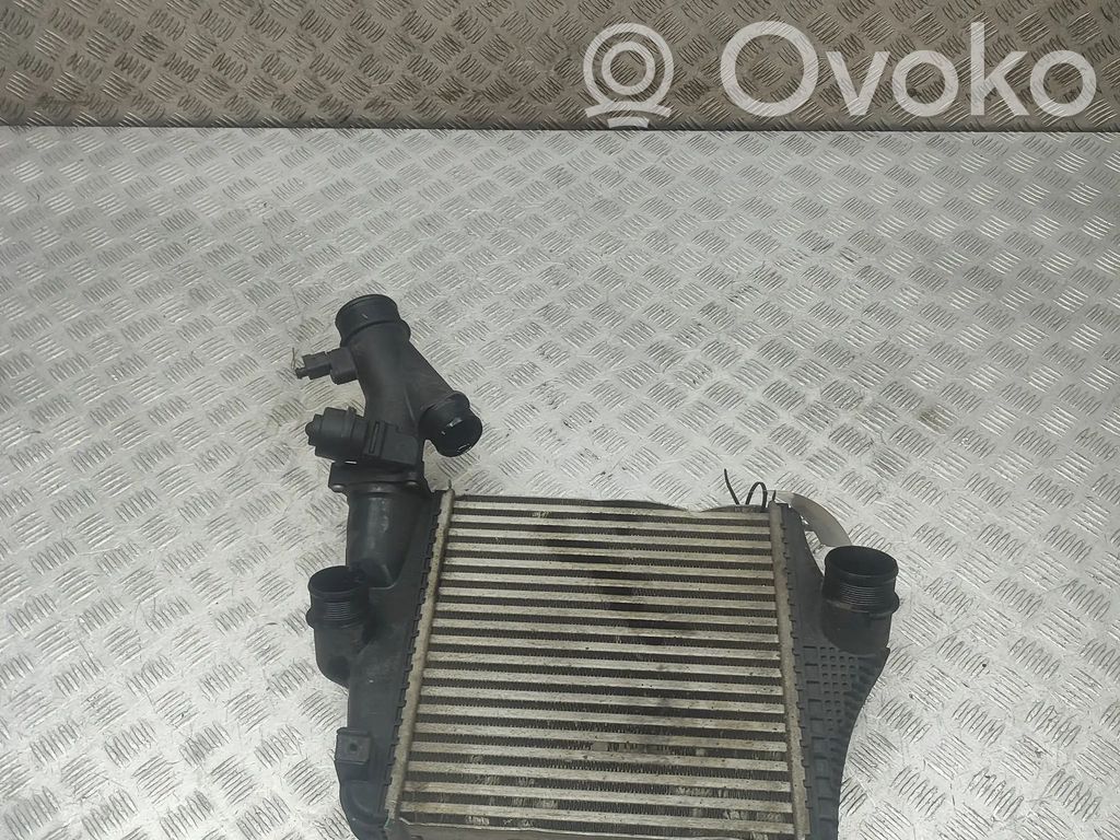 Audi Q7 4M Interkūlerio radiatorius 