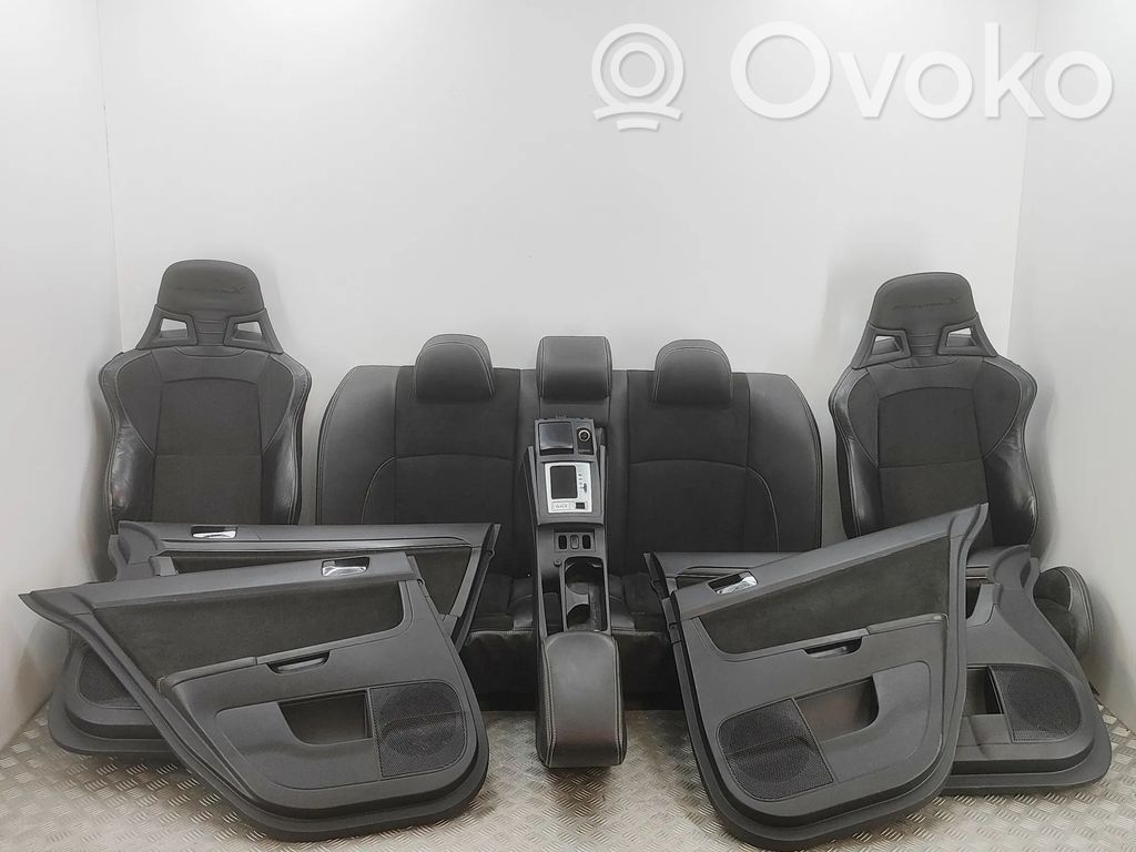 Mitsubishi Lancer Set interni 