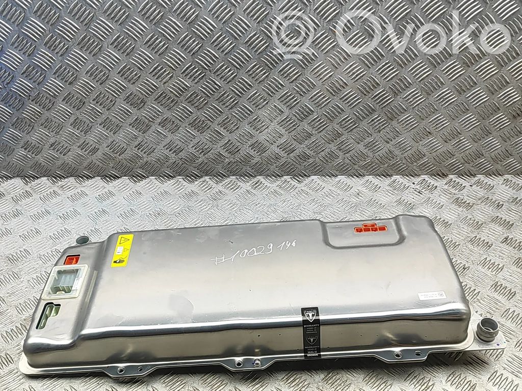 Tesla Model 3 Inversor/convertidor de voltaje 