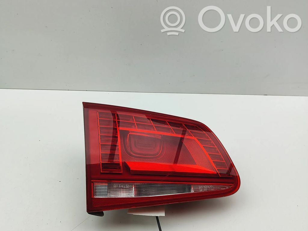 Lampy tylnej klapy bagażnika   7P6945307,7P6945425