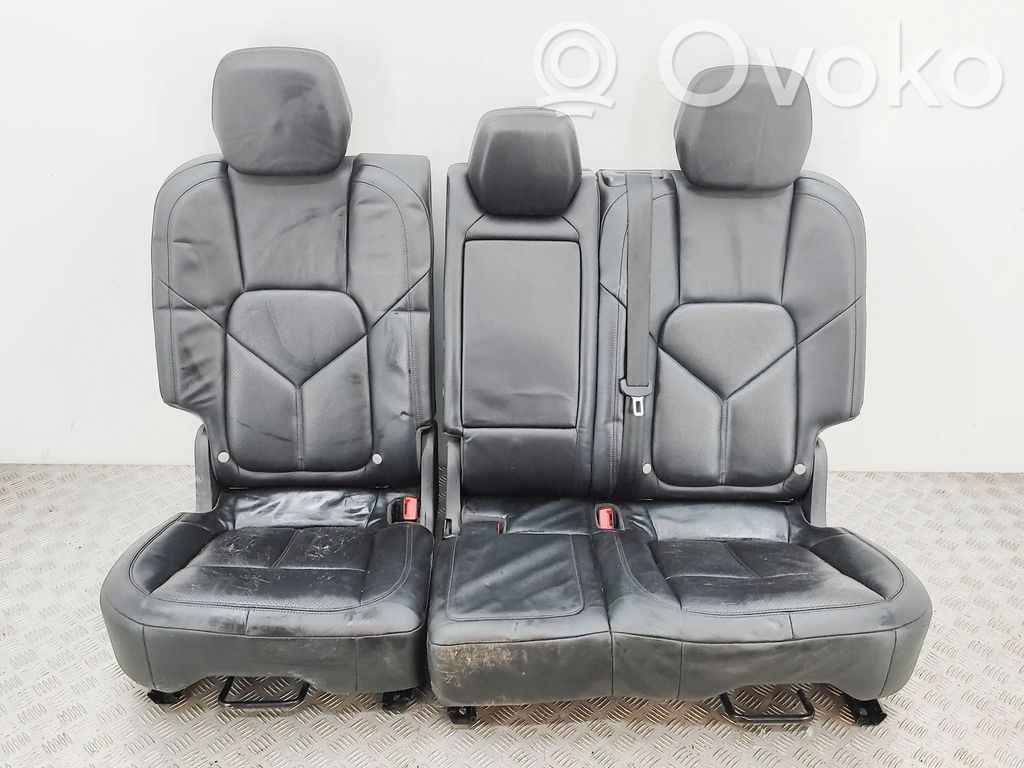 Porsche Cayenne (92A) Fotel tylny 