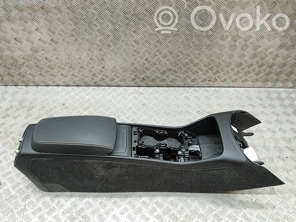 Volvo XC40 Consola central 