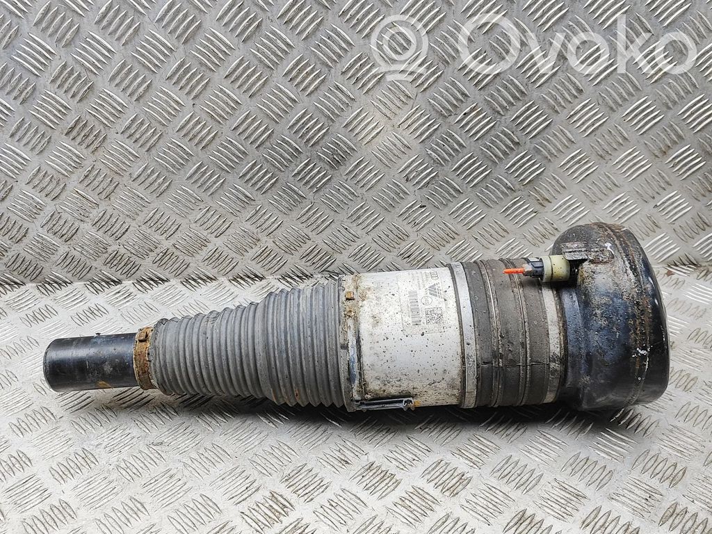 Audi Q7 4M Przedni amortyzator zawieszenia pneumatycznego 