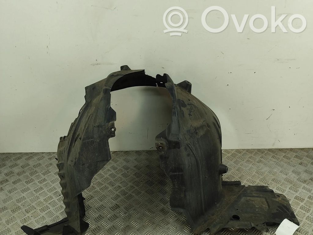 Mercedes-Benz C W205 Rivestimento paraspruzzi passaruota anteriore