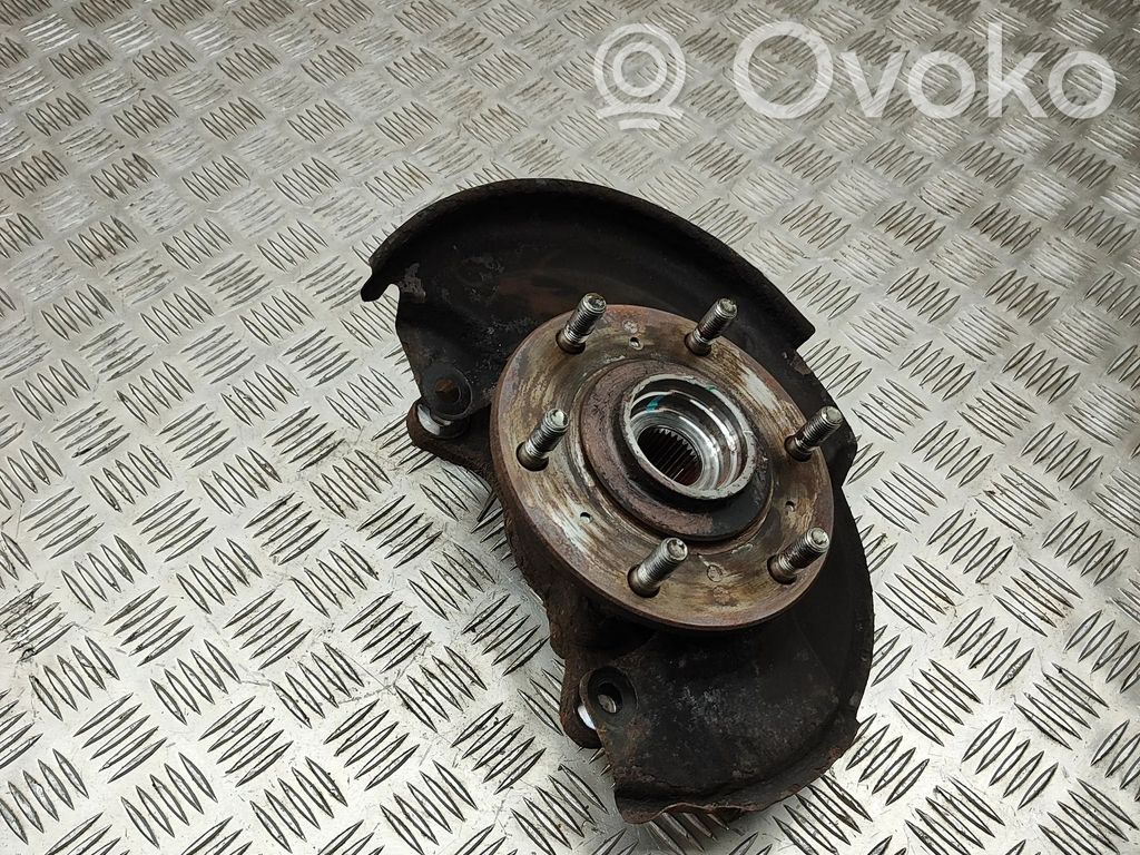 Mitsubishi L200 Cubo de rueda delantera 