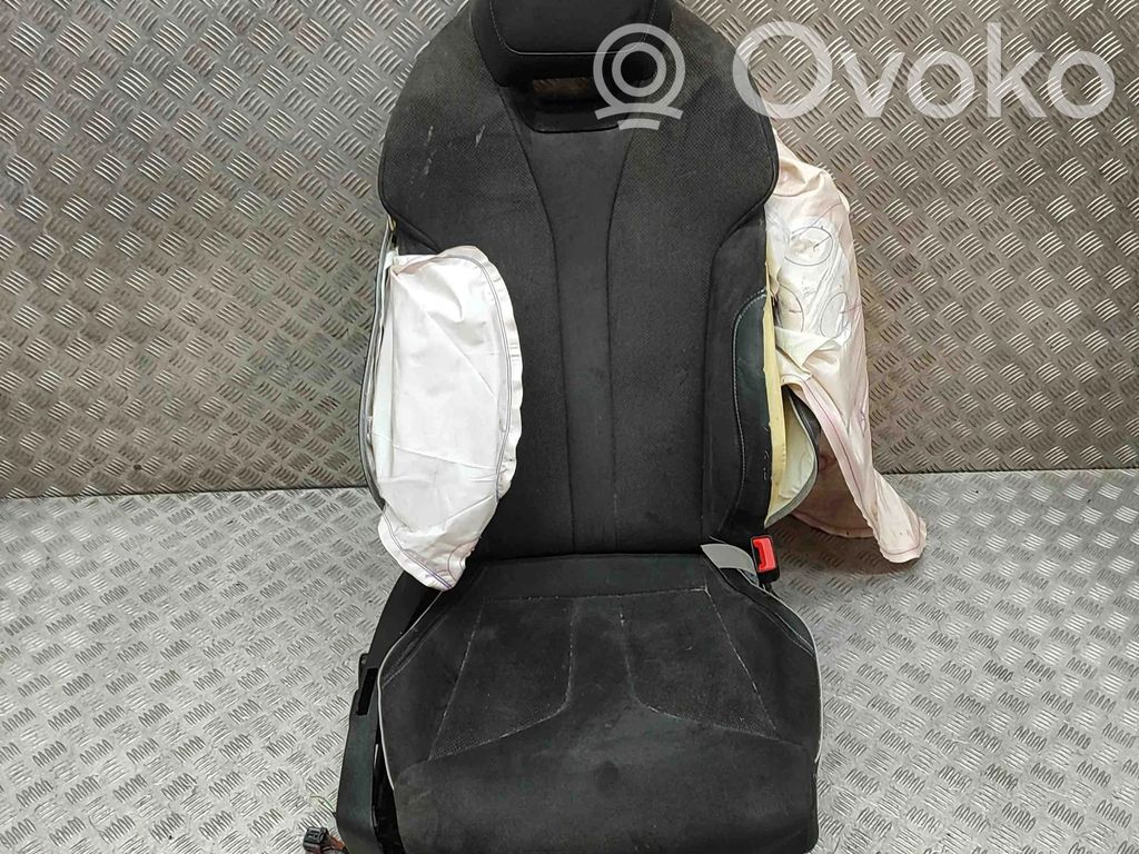 Skoda Enyaq iV Scaun față pasager 