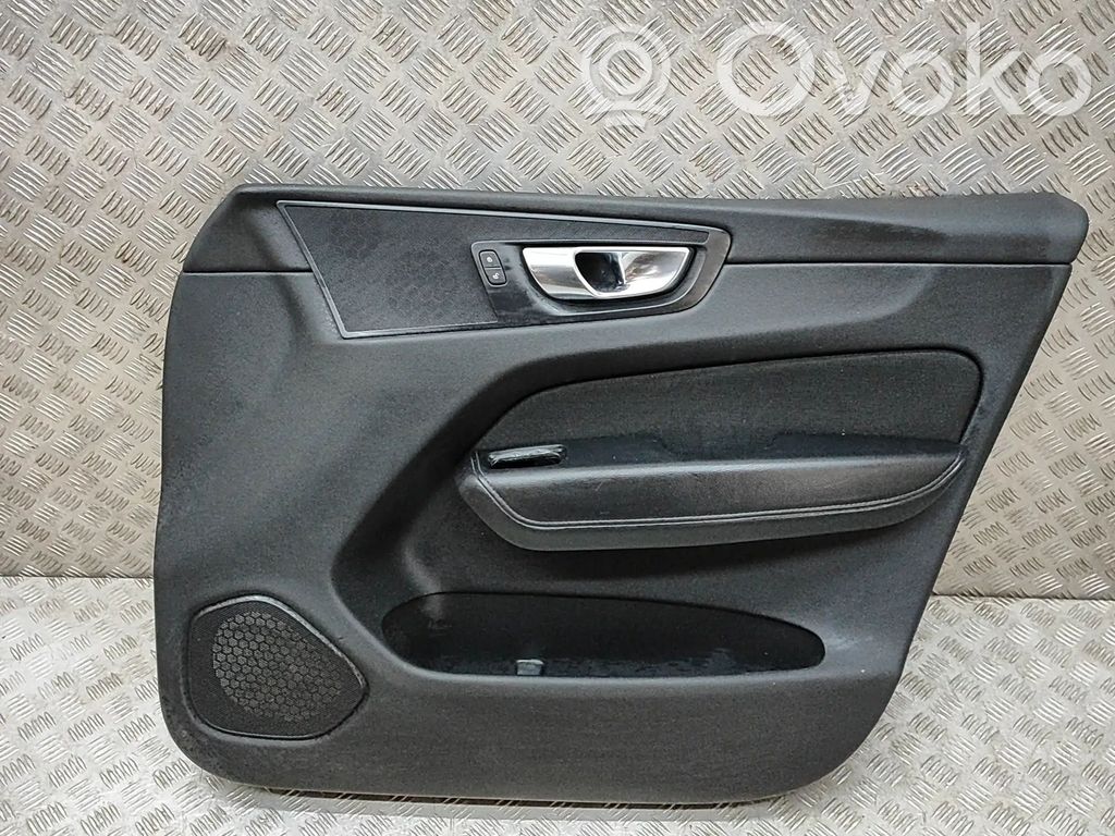 Volvo XC60 Etuoven verhoilu 