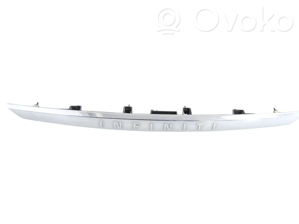 Infiniti Q50 Éclairage de plaque d'immatriculation