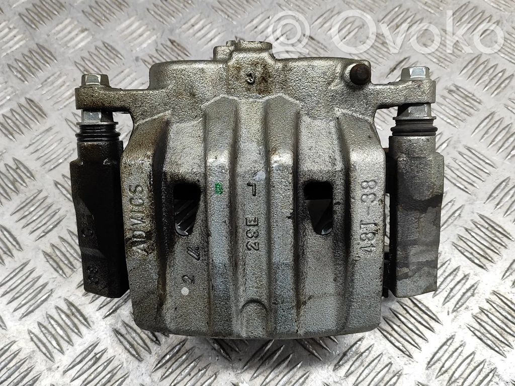 Toyota RAV 4 (XA50) Bremssattel vorne