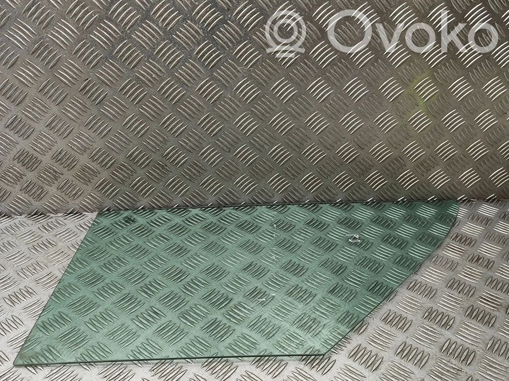 Volkswagen Crafter Fenêtre latérale avant / vitre triangulaire (4 portes)