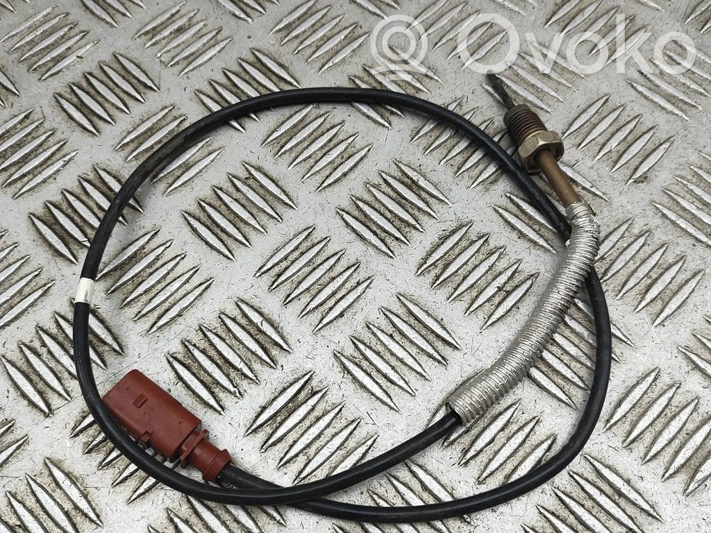 Czujnik temperatury spalin   05E906088D