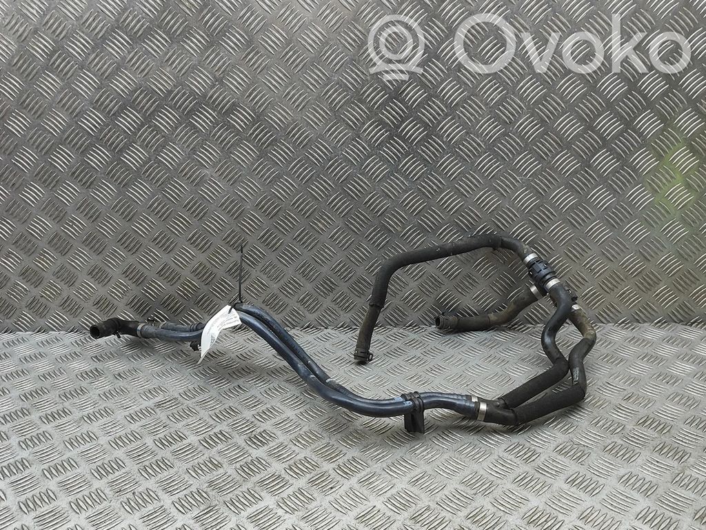 Porsche Taycan 9J1 Tuyau de liquide de refroidissement moteur