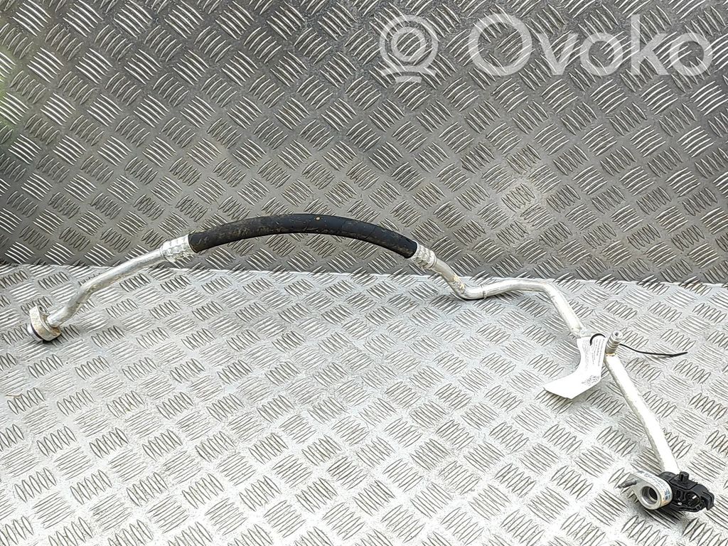 Ilmastointilaitteen putki (A/C)   5QF816743AA