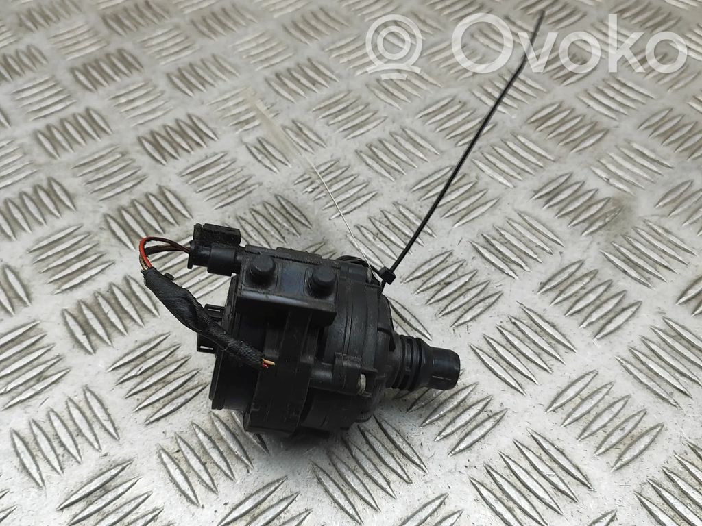 BMW X5 G05 Zusatzwasserpumpe 