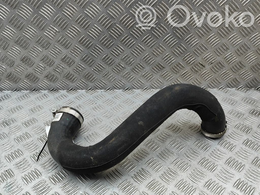 Furtun/conductă intercooler   8W0145738F