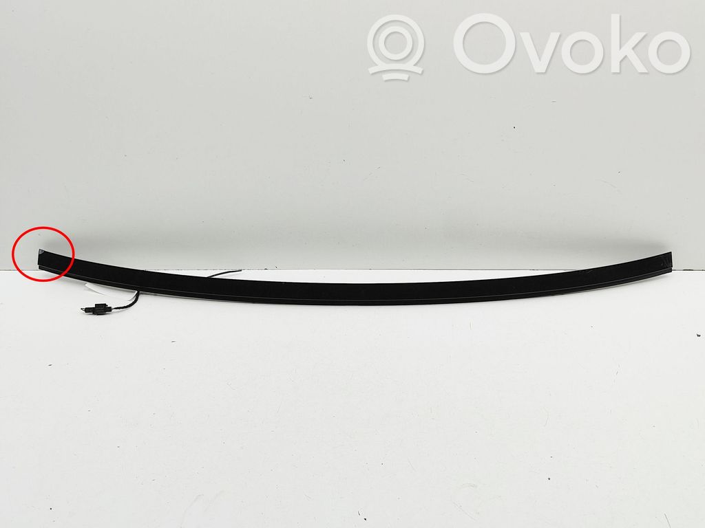 Lampă frână centrală   8W8945097