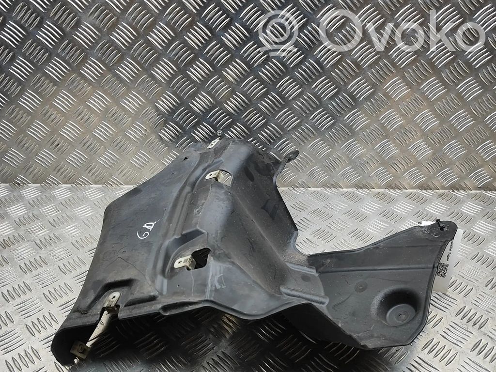 BMW 8 G15 Apakšas aizsargs / panna 