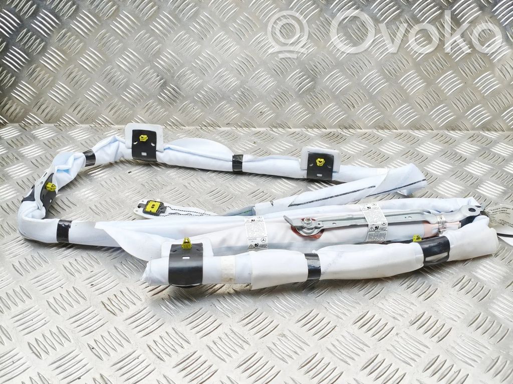 Mercedes-Benz EQA Airbag de toit