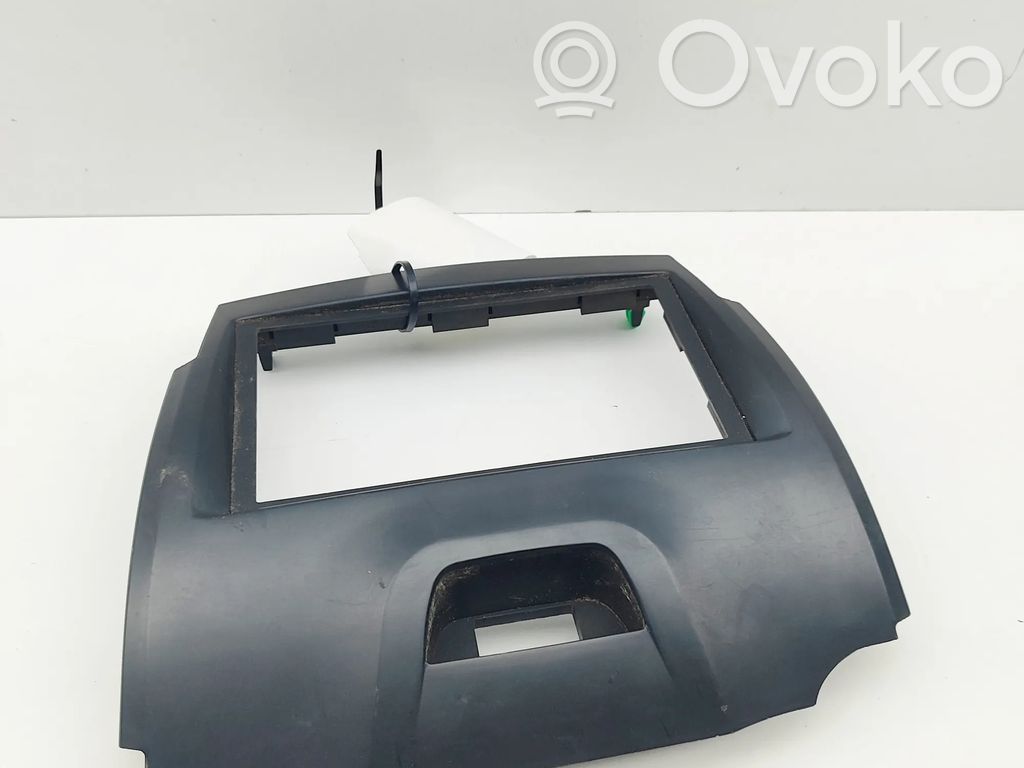 Isuzu D-Max Verkleidung Radio / Navigation