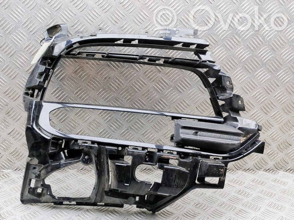Porsche Panamera (971) Support de montage de pare-chocs avant 