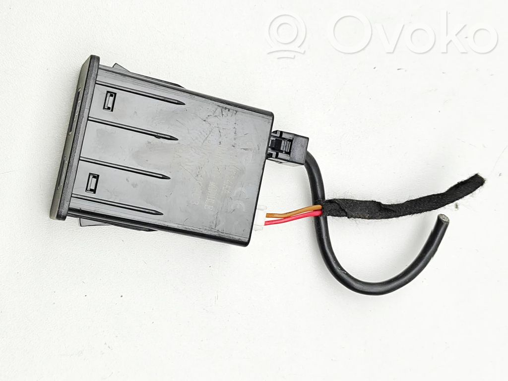 Chery 5/C5 Connecteur/prise USB 