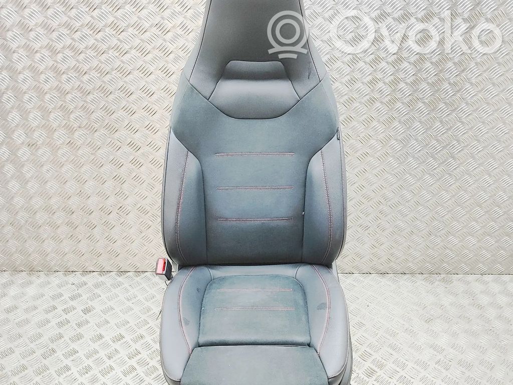 Mercedes-Benz CLA C118 X118 Kuljettajan istuin