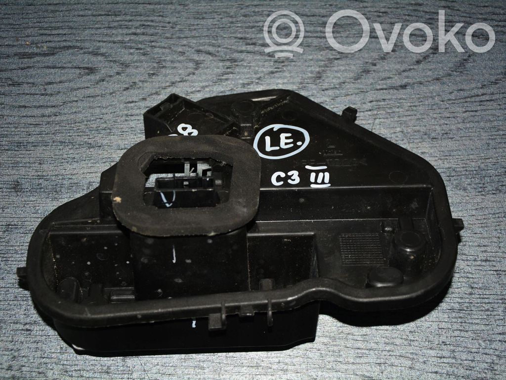 Support Ampoule Feu Arrière Gauche A2048201500 – Compatible Mercedes W204 Pré-Facelift 2007-2010 Halogène