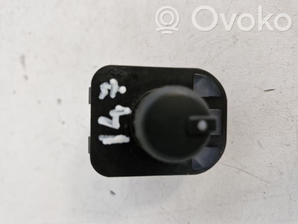 Interruptor de control multifunción   8E0959565