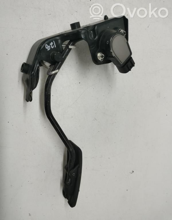 Accelerator throttle pedal   8928152021