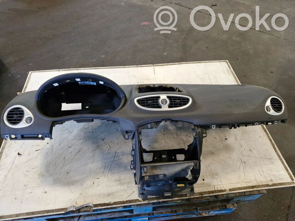 Renault Clio III Dashboard 