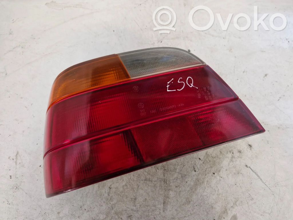Tailgate rear/tail lights   8352025
