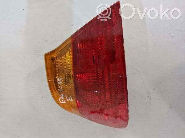 BMW 3 E46 Galinis žibintas dangtyje 